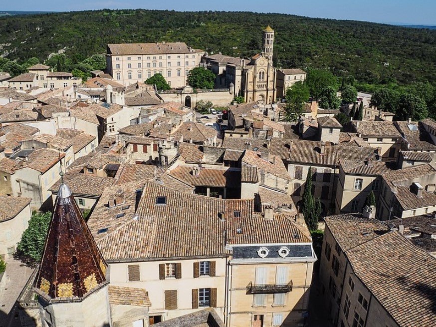 Une vue des bâtiments loi Malraux Uzes
