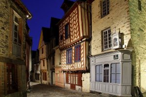 Rue avec des immeubles éligibles loi malraux vitre