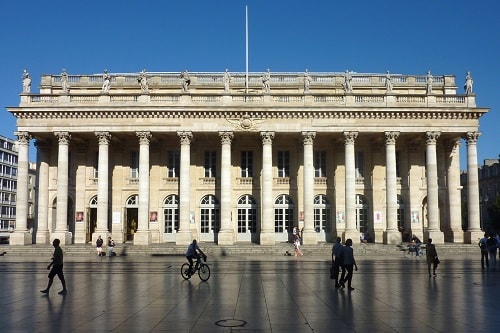 Théâtre proche des immeubles loi malraux bordeaux