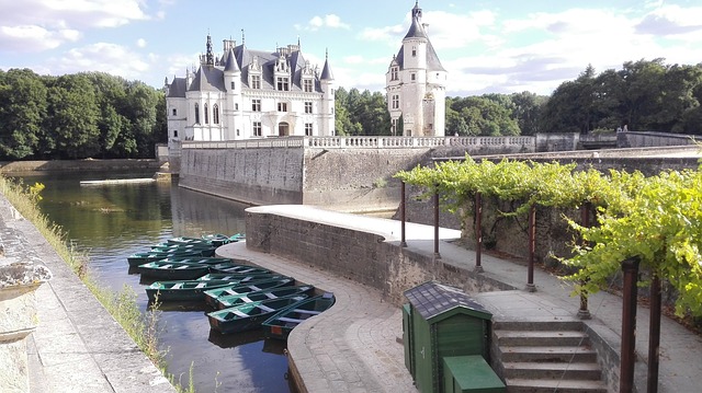 un chateau disponible en loi monuments historiques