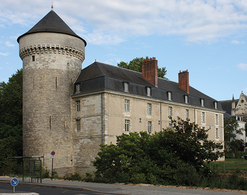 Chateau de Tours, au centre du quartier eligible à la loi Malraux / Monument Historique
