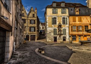 Des batiments éligibles à la loi Monument Historique à Auxerre